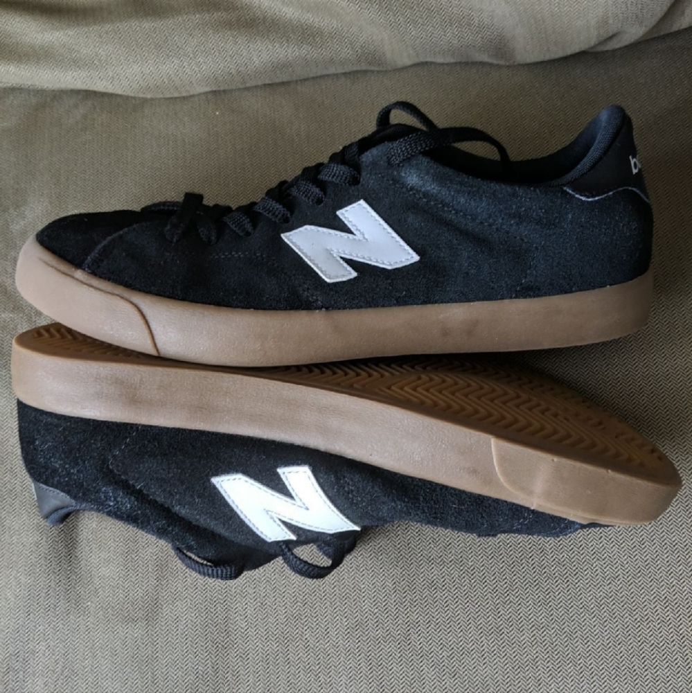 Like New  Men's New Balance 210 S